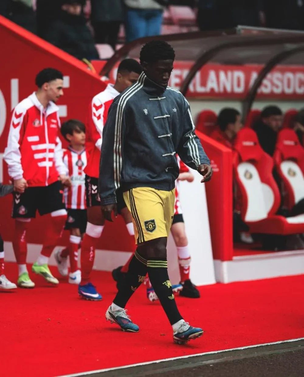 El Manchester United luce una exclusiva chaqueta Adidas inédita inspirada en el Año Nuevo Chino